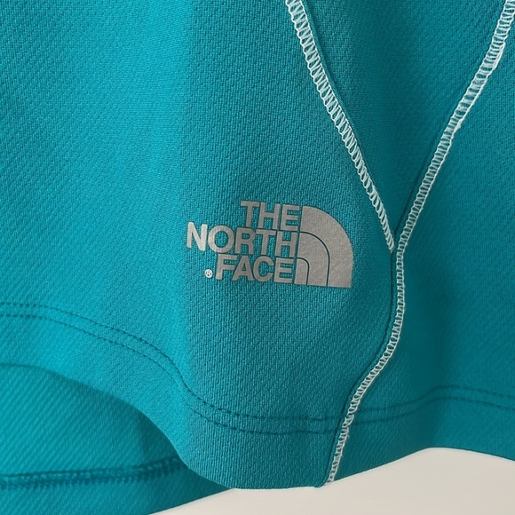 The North Face Women’s Performance Short Sleeve V Neck Tee Size XL - Picture 3 of 7
